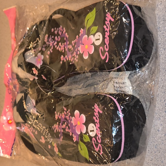 Scentsy Blossom Sandals - Picture 6 of 8